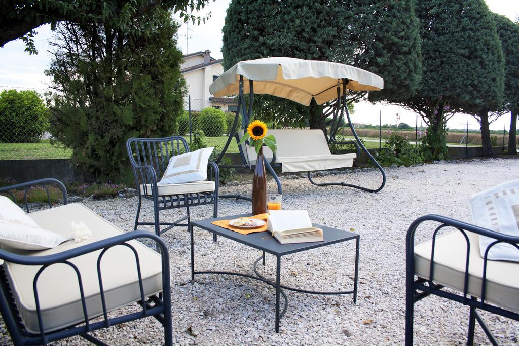 Castel Guelfo Di Bologna Alla Corte Del Picchio Room & Breakfast الغرفة الصورة